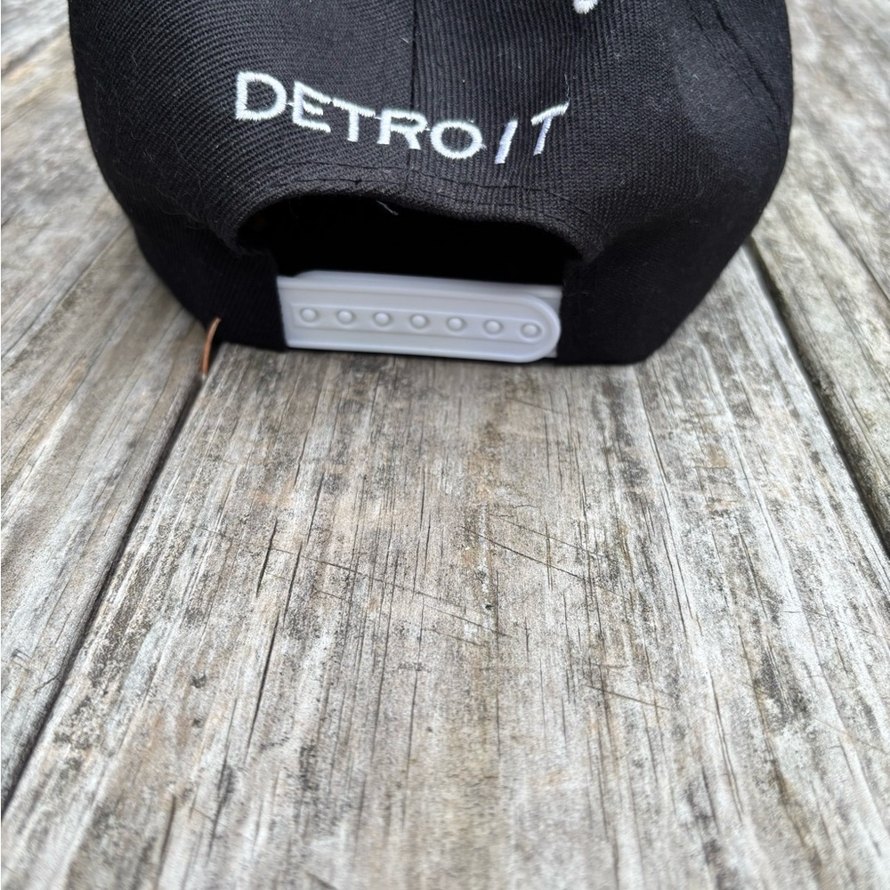 Black and Gray Detroit Cap - Picture 4 of 10